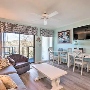 Coastal With Balcony And Luxe Amenities! Apartment Hilton Head Island